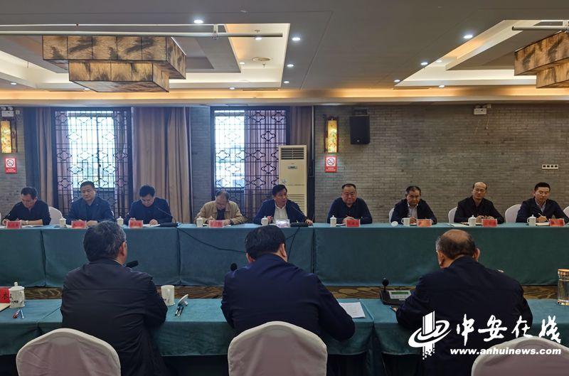 安徽省安委会就太湖致12人重大交通事故约谈安庆市政府